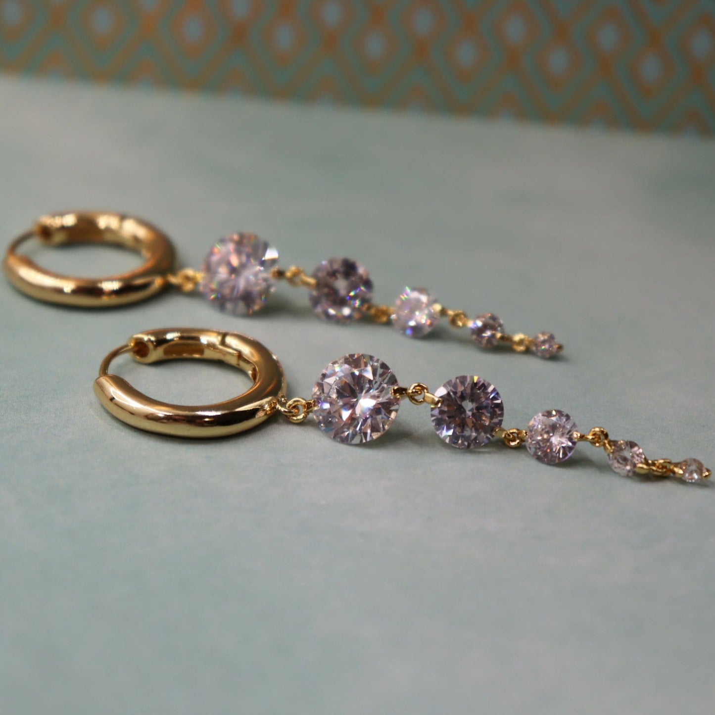 עגילי חישוק בשילוב זירקונים פול גלאם Princess K Jewelry