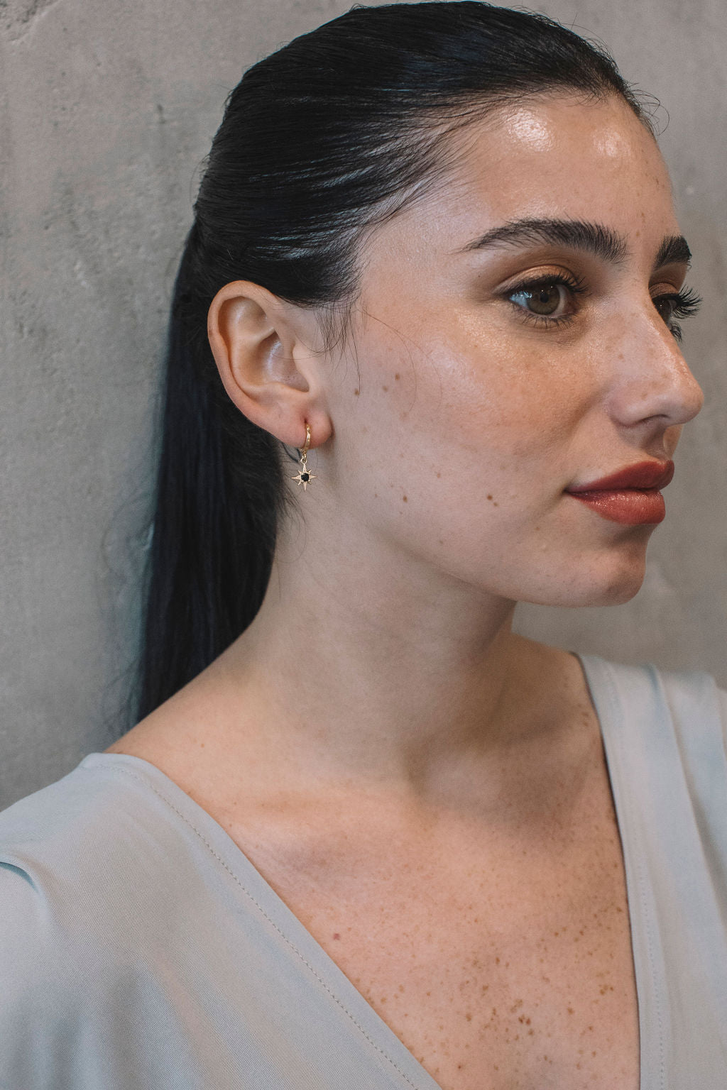 עגילי חישוק כוכב ג'ינה Princess K Jewelry