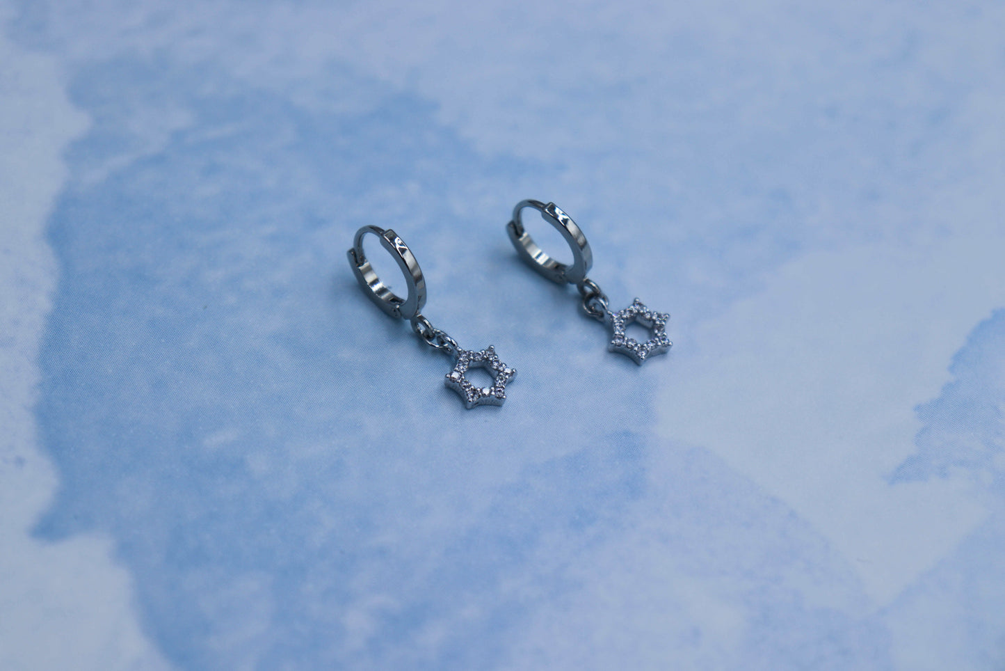 עגילי חישוק עם תליון מגן דוד כסף פטריוט Princess K Jewelry