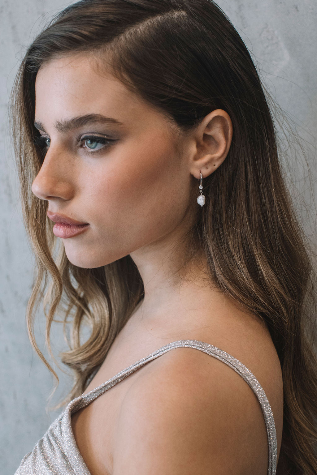 עגילי חישוק כסף בשילוב פנינה מייגן Princess K Jewelry