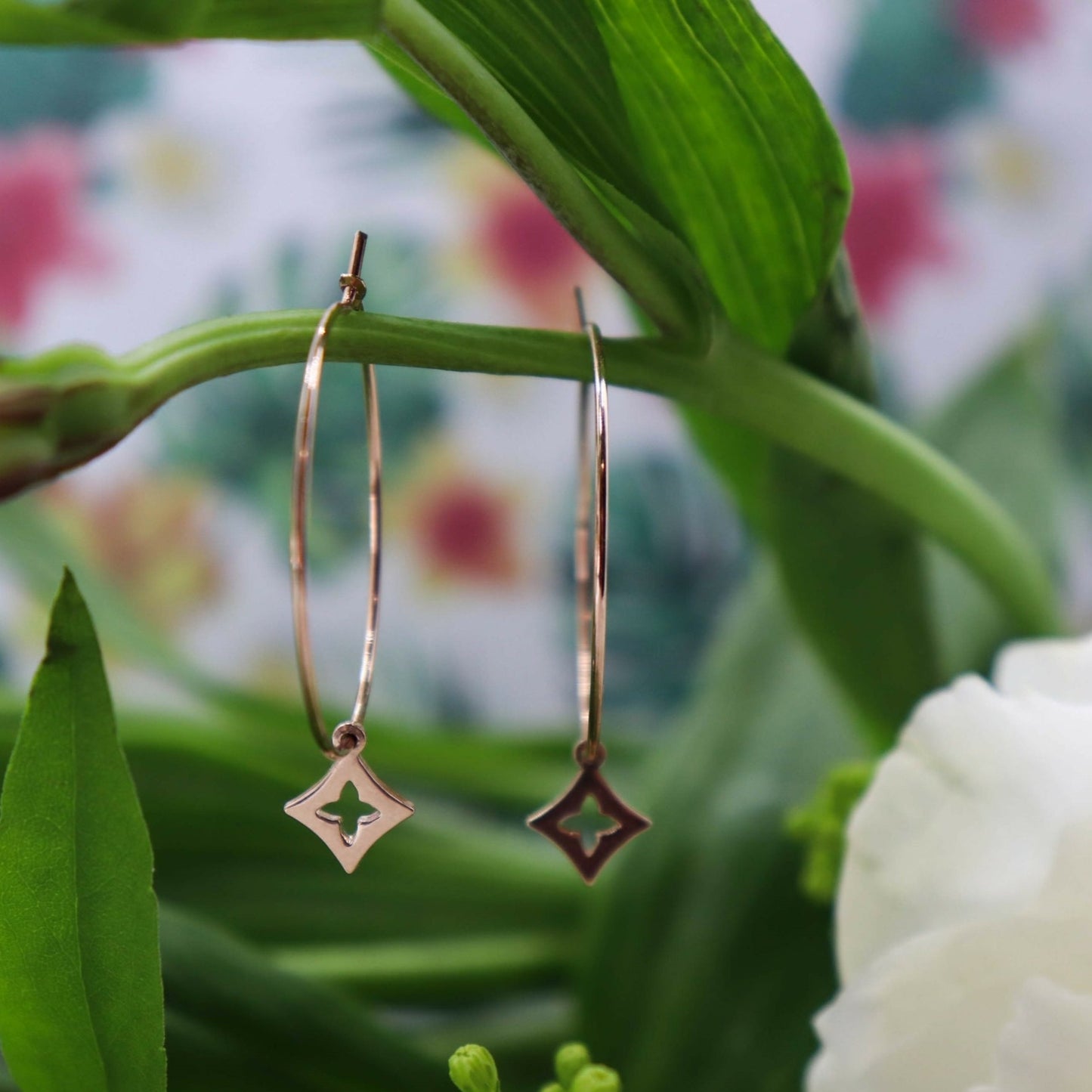 עגילי חישוק בשילוב תליון אייס רוז גולד Princess K Jewelry
