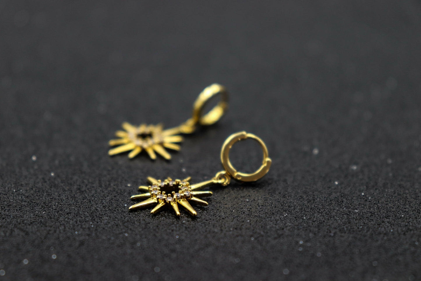 עגילי כוכב זהב סאן Princess K Jewelry