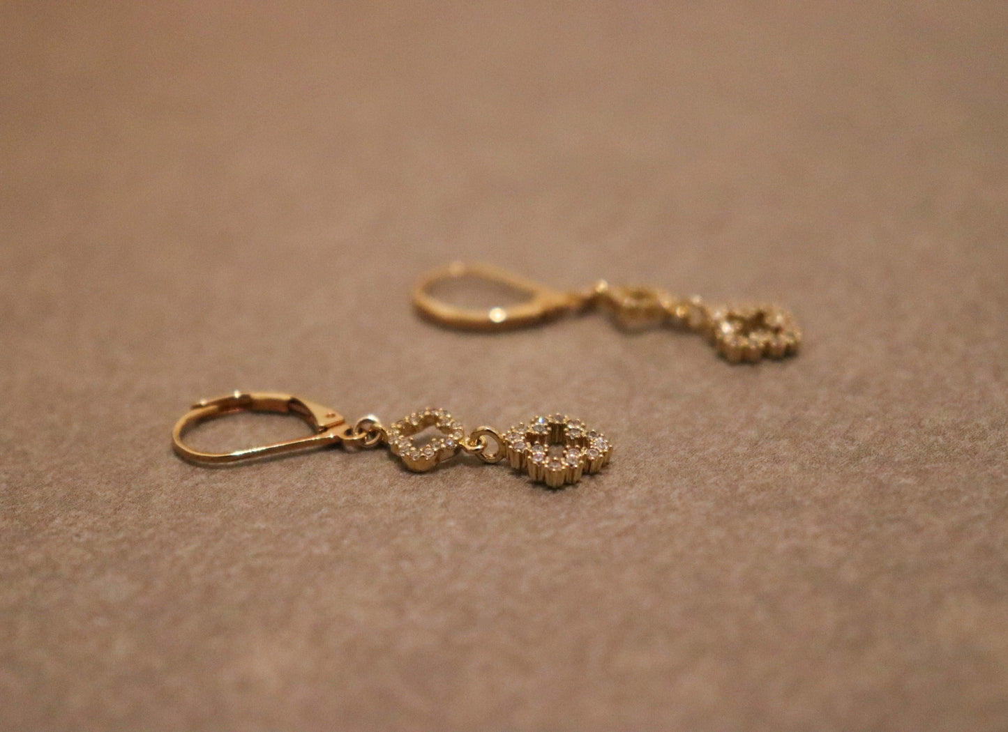 עגילי תלתן זהב סופיה Princess K Jewelry
