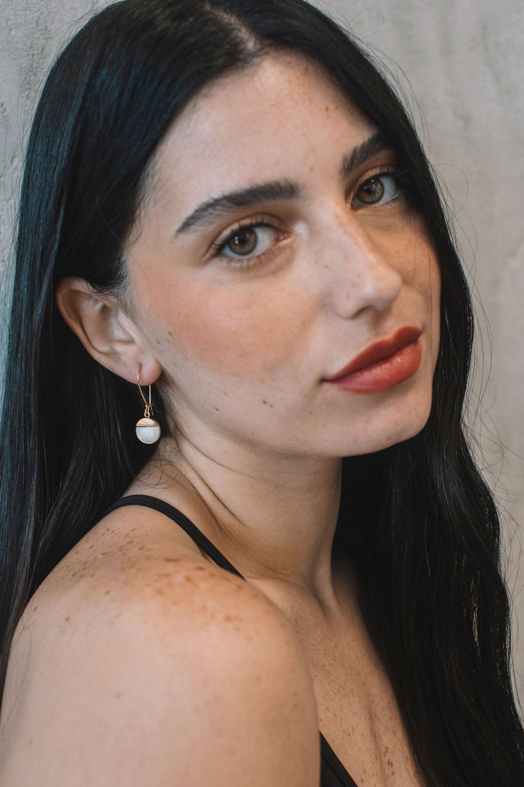 עגילי זהב פנינה אקווה Princess K Jewelry