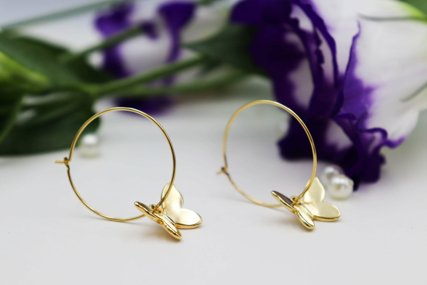 עגילי חישוק פרפר זהב ליידי ספרינג Princess K Jewelry