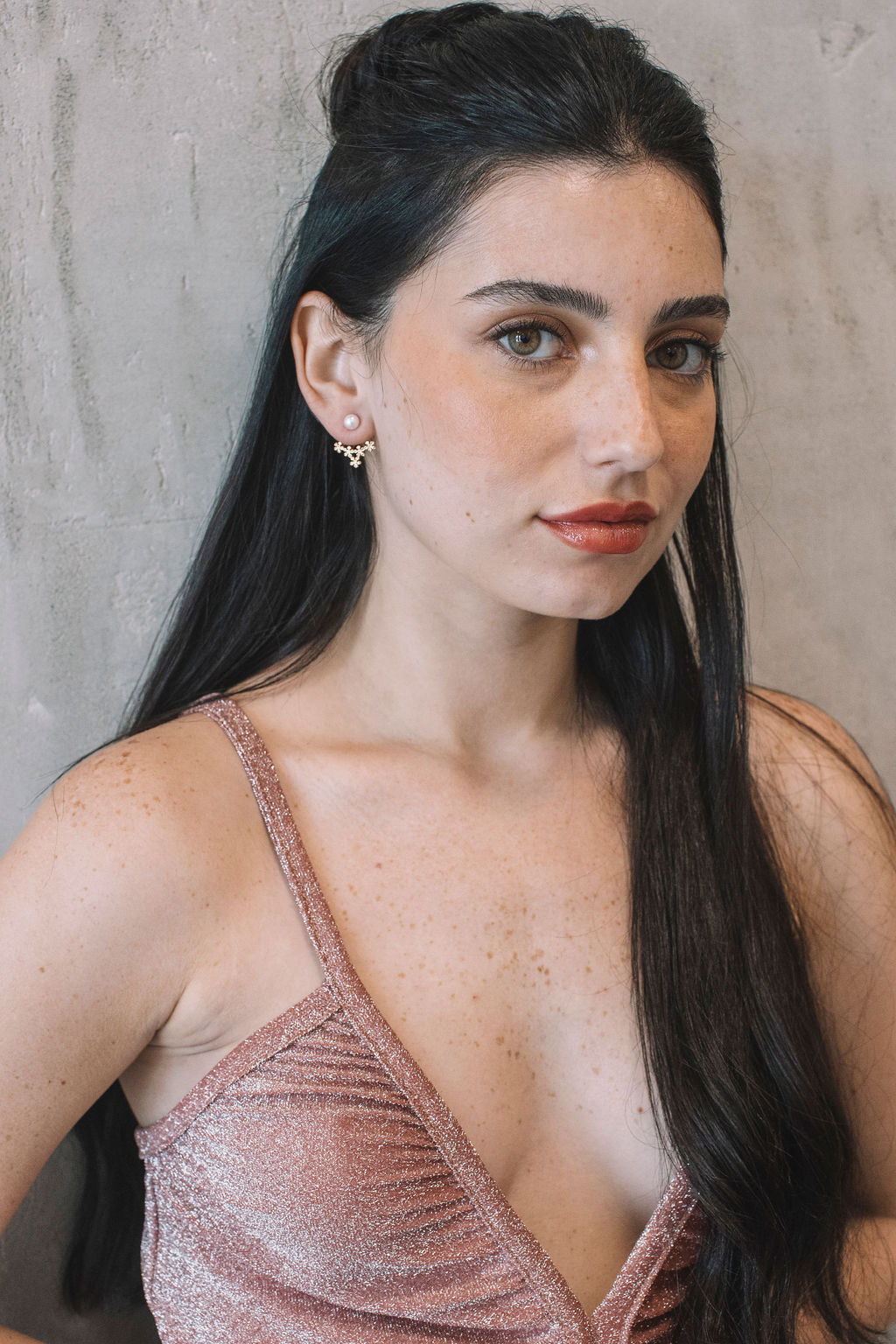 עגילי פנינה ופרחים זהב כריסטינה Princess K Jewelry