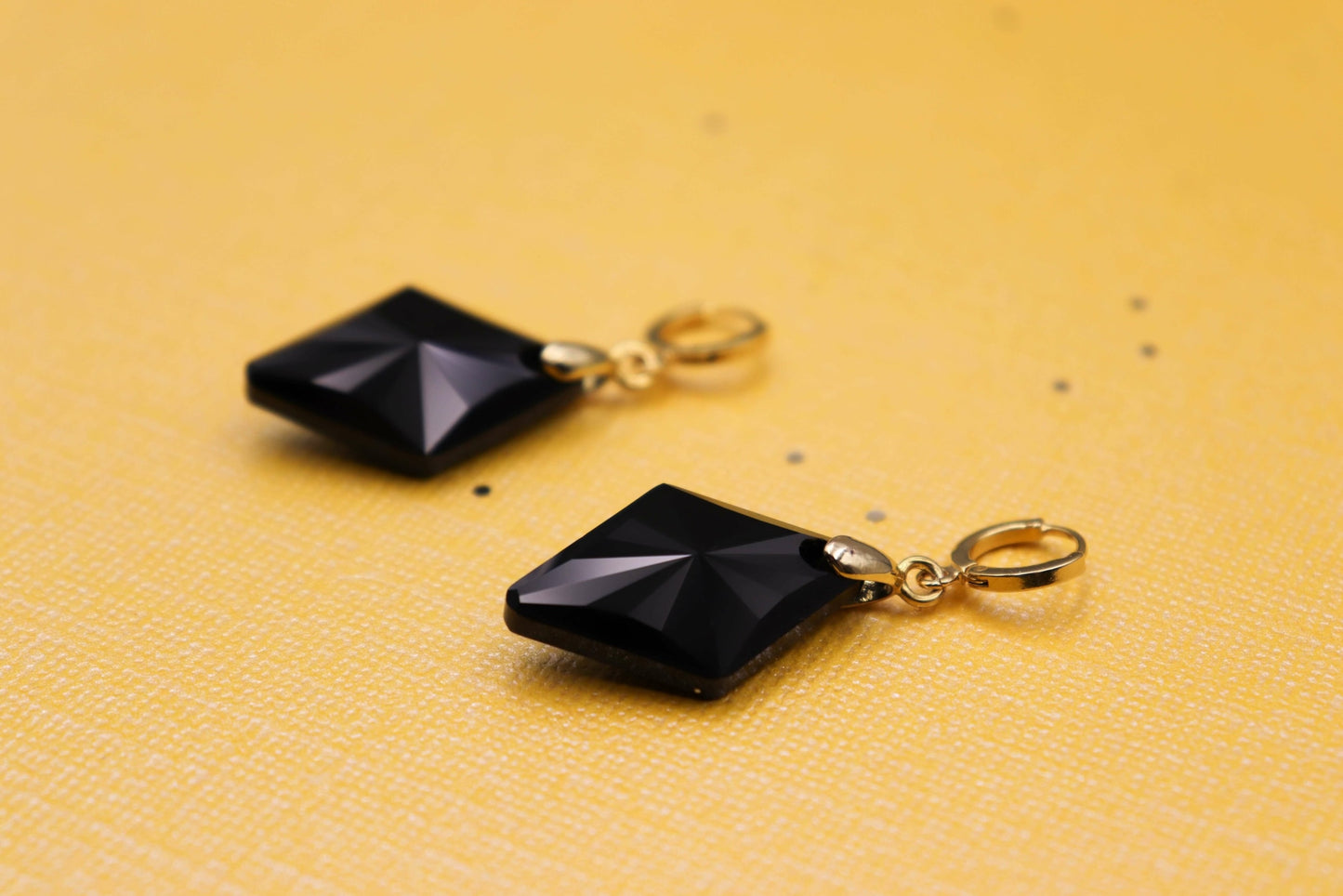עגילי קריסטל שחור רייבן Princess K Jewelry