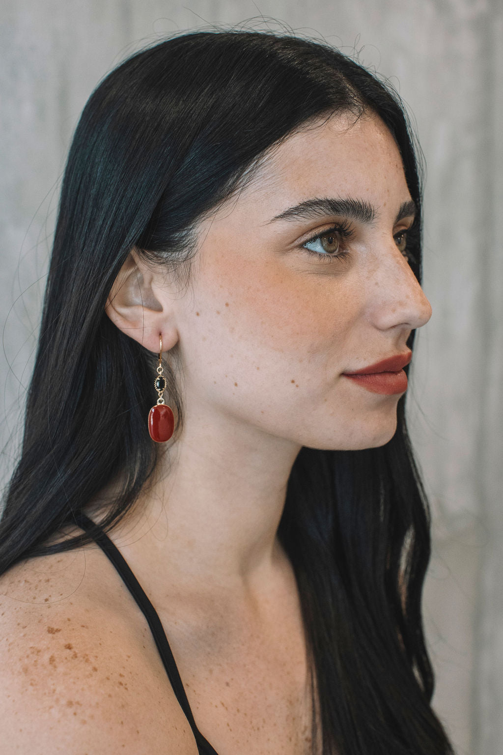 עגילים אובליים שחור ואדום לורן Princess K Jewelry