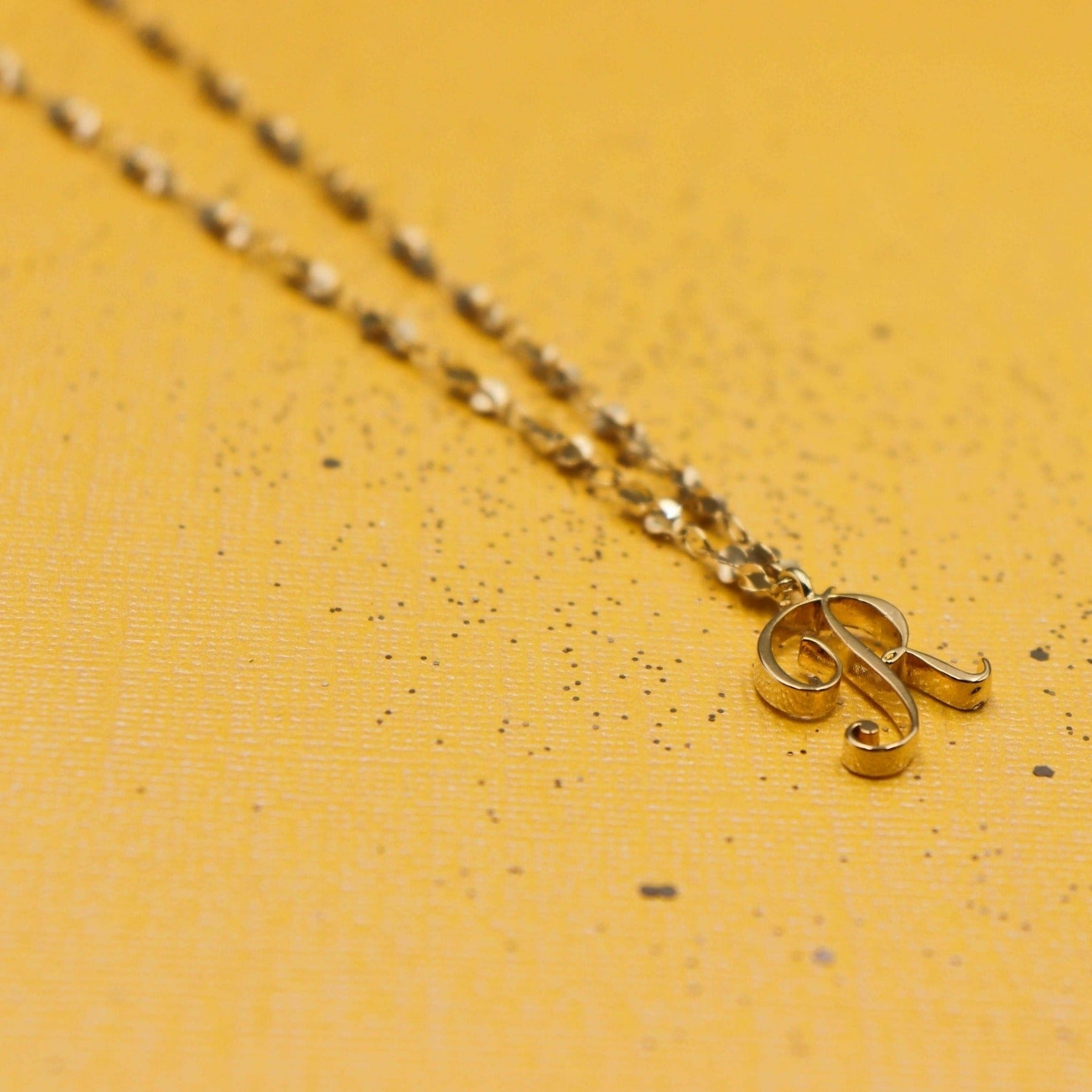 שרשרת אות פרינסס K Princess K Jewelry