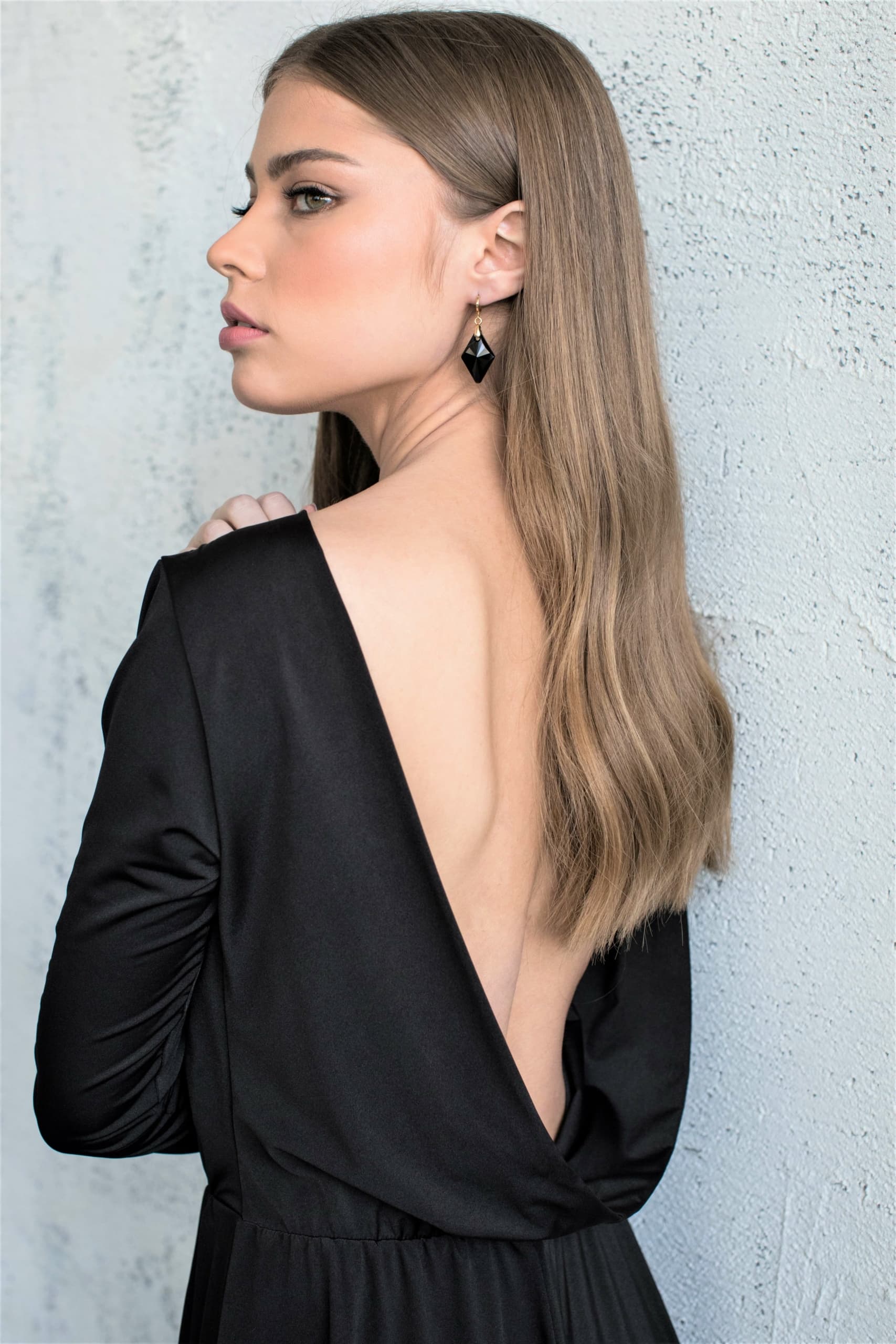 עגילי קריסטל שחור רייבן Princess K Jewelry