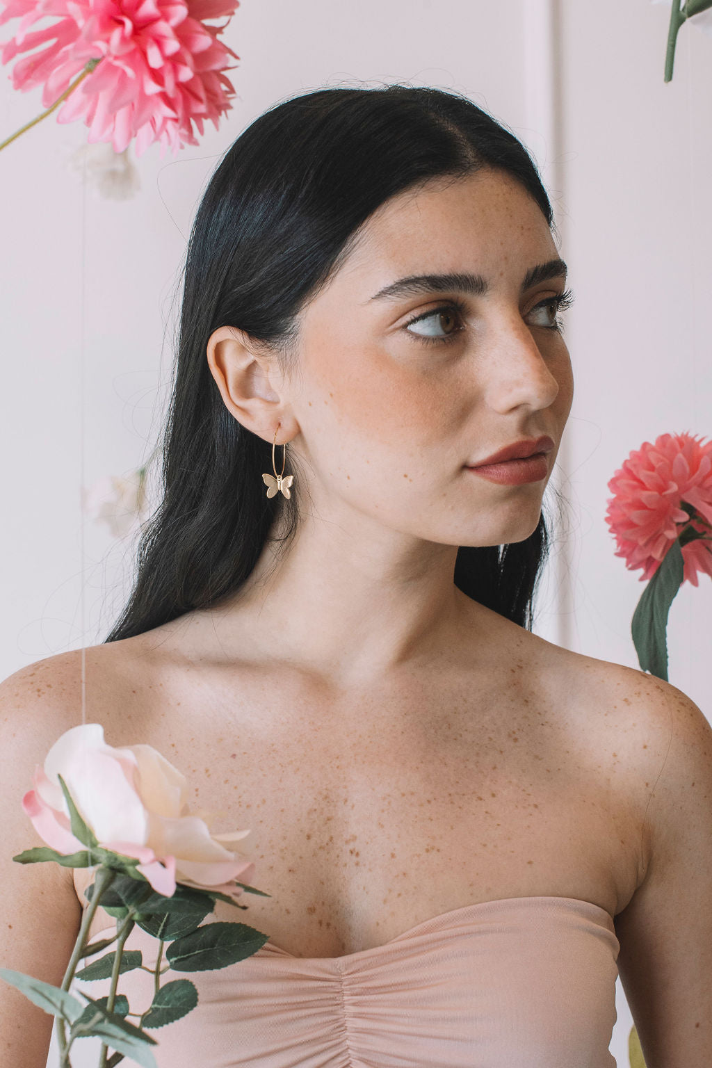 עגילי חישוק פרפר זהב ליידי ספרינג Princess K Jewelry