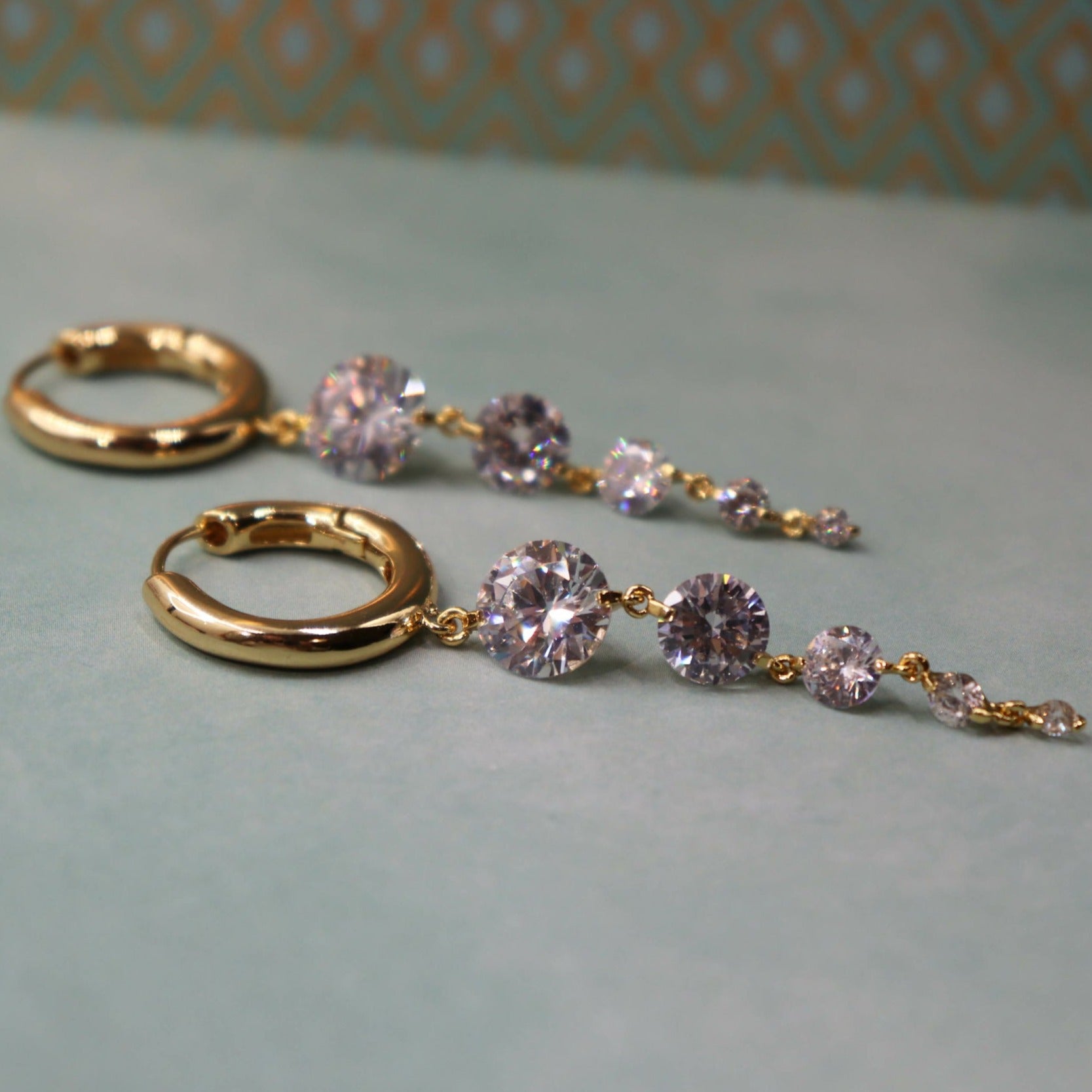 עגילי חישוק בשילוב זירקונים פול גלאם Princess K Jewelry