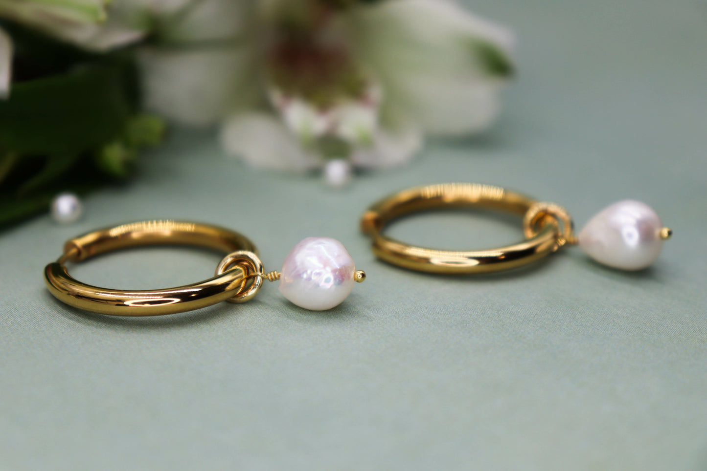 עגילי חישוק זהב בשילוב פנינה ריינה Princess K Jewelry