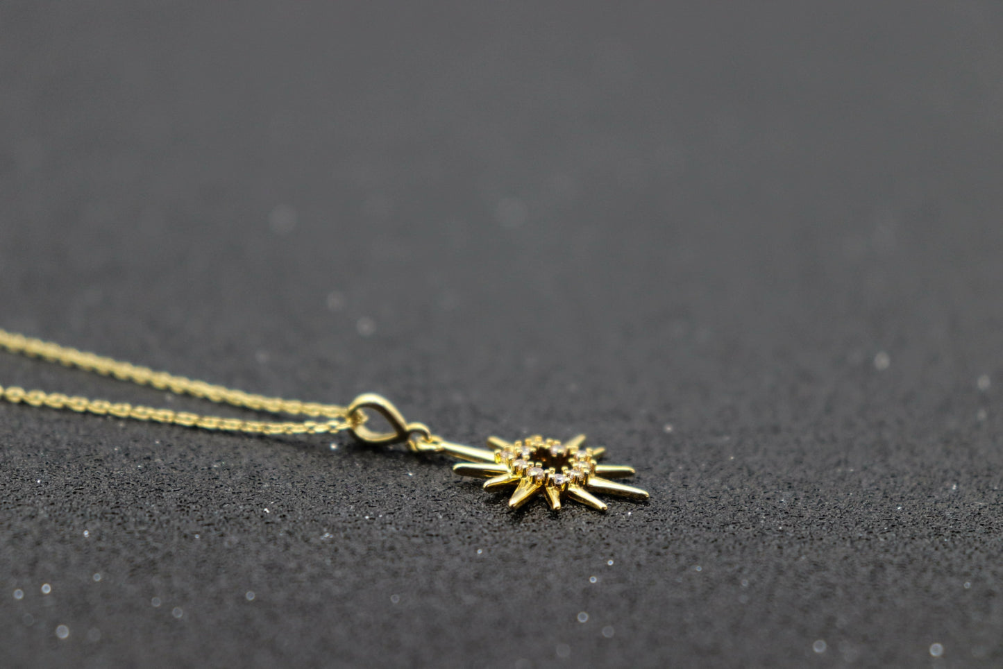 שרשרת כוכב זהב סאן Princess K Jewelry