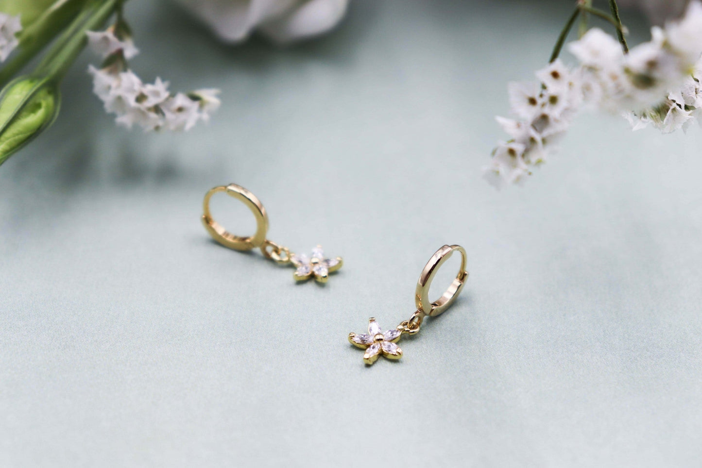 עגילי חישוק פרח טיאנה Princess K Jewelry