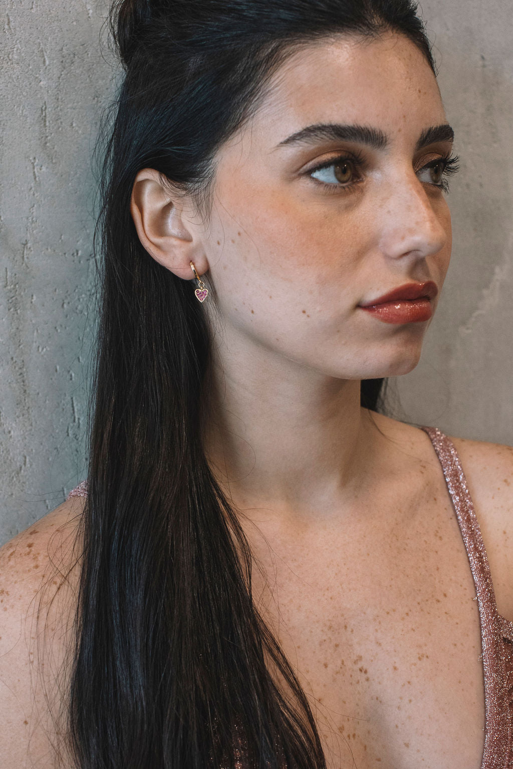 עגילי לב קווין אוף הארטס Princess K Jewelry