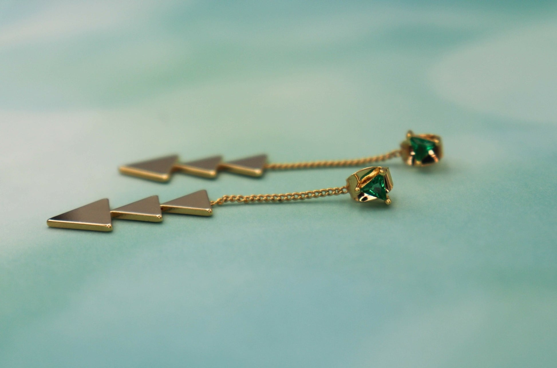 עגילי משולש גרין ארו Princess K Jewelry