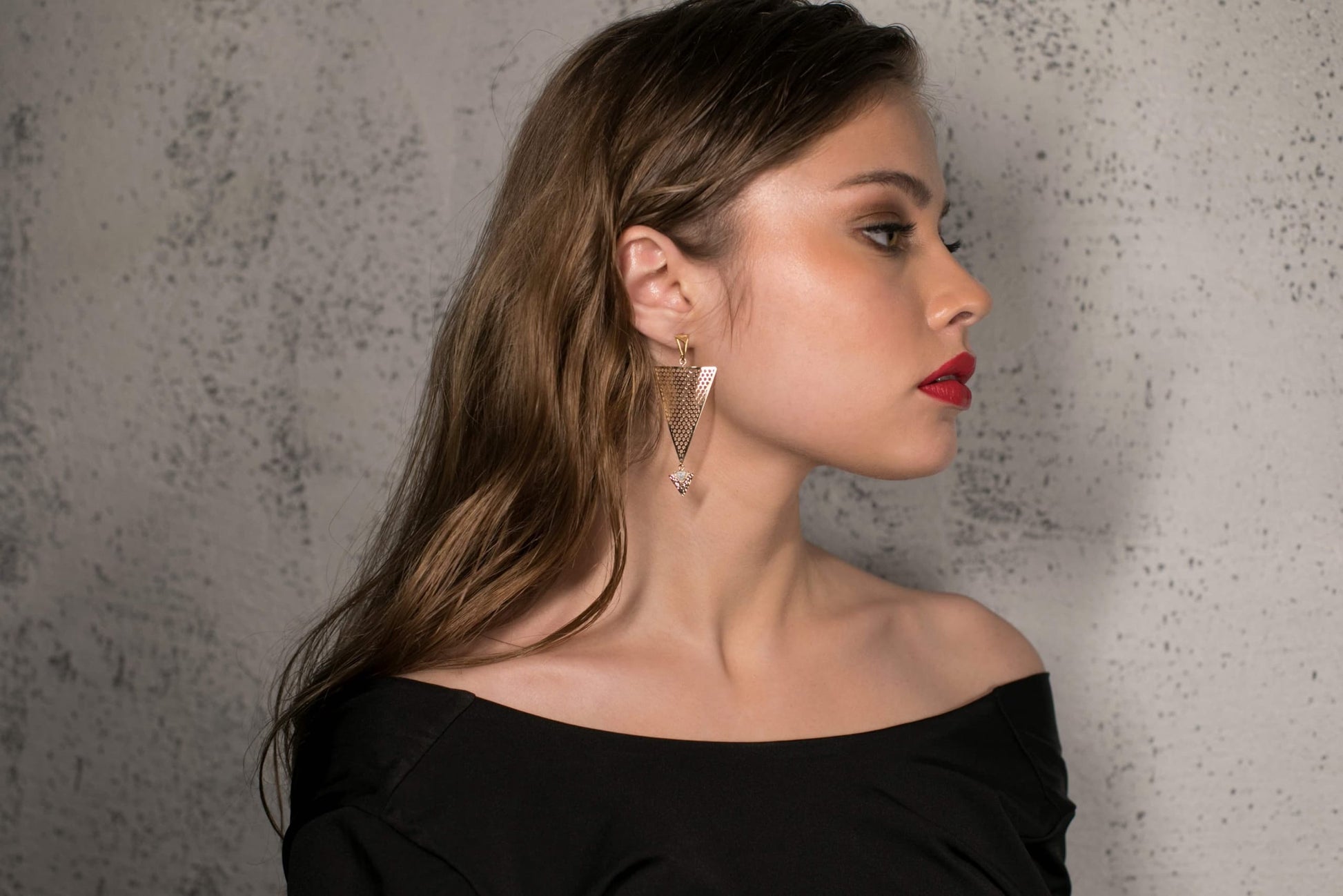 עגילי משולש זהב אליס Princess K Jewelry