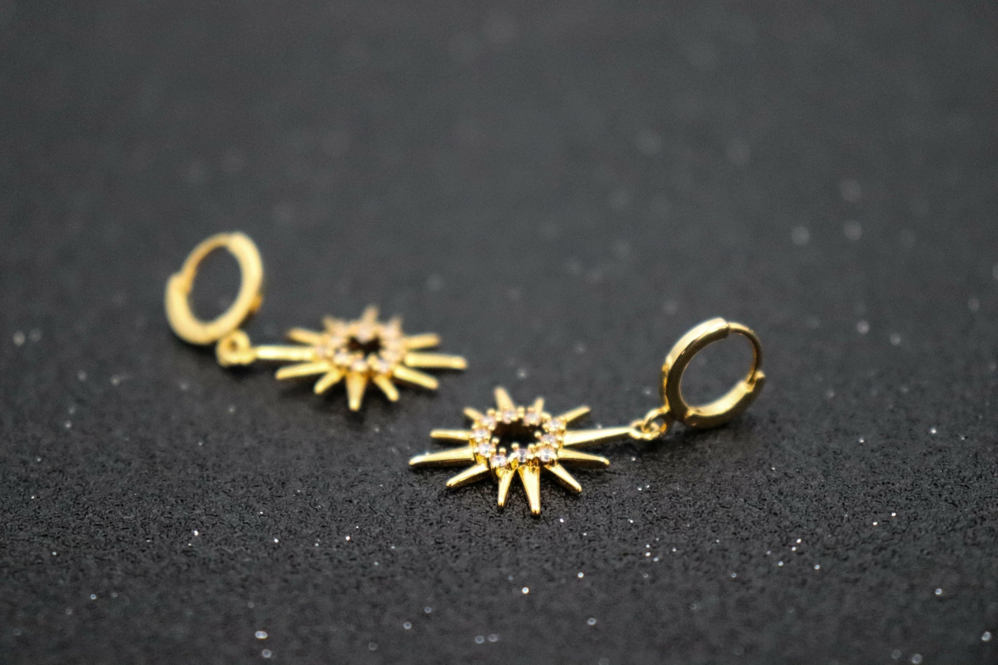 עגילי כוכב זהב סאן Princess K Jewelry