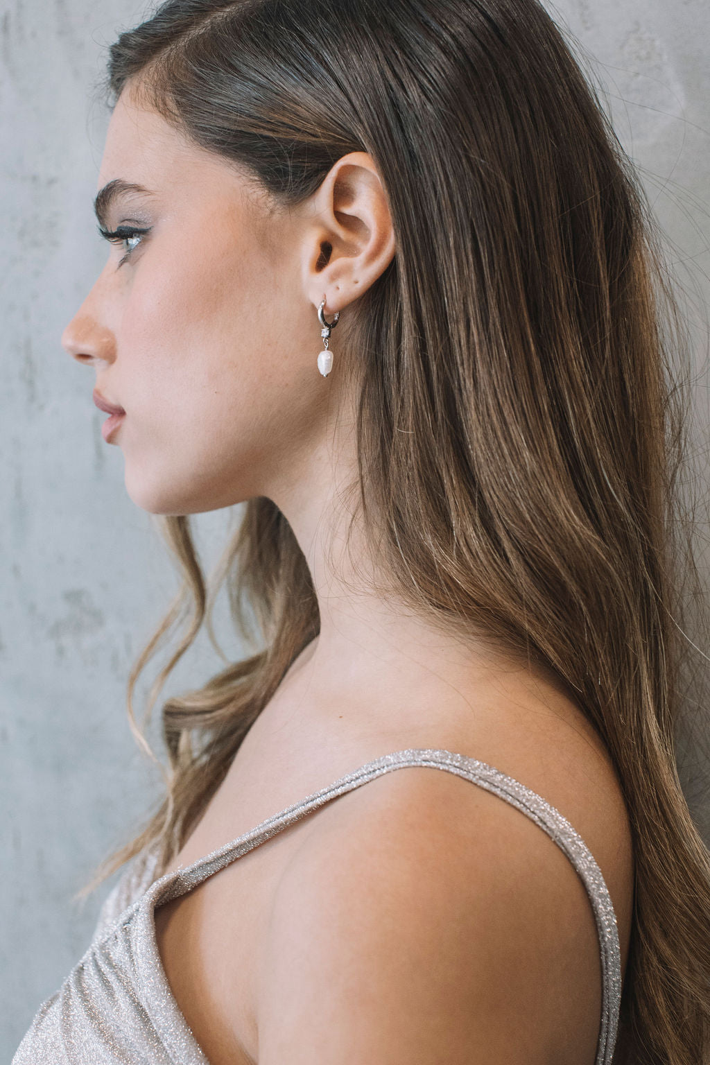 עגילי חישוק כסף בשילוב פנינה מייגן Princess K Jewelry