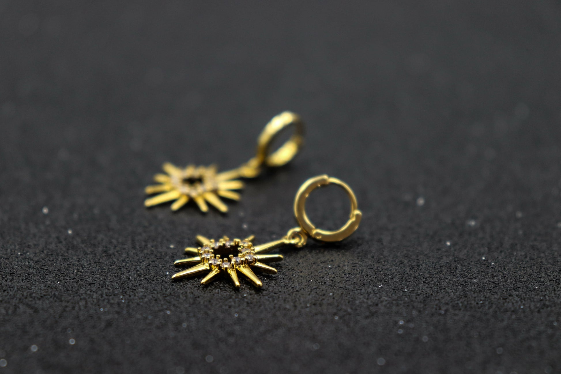 עגילי כוכב זהב סאן Princess K Jewelry