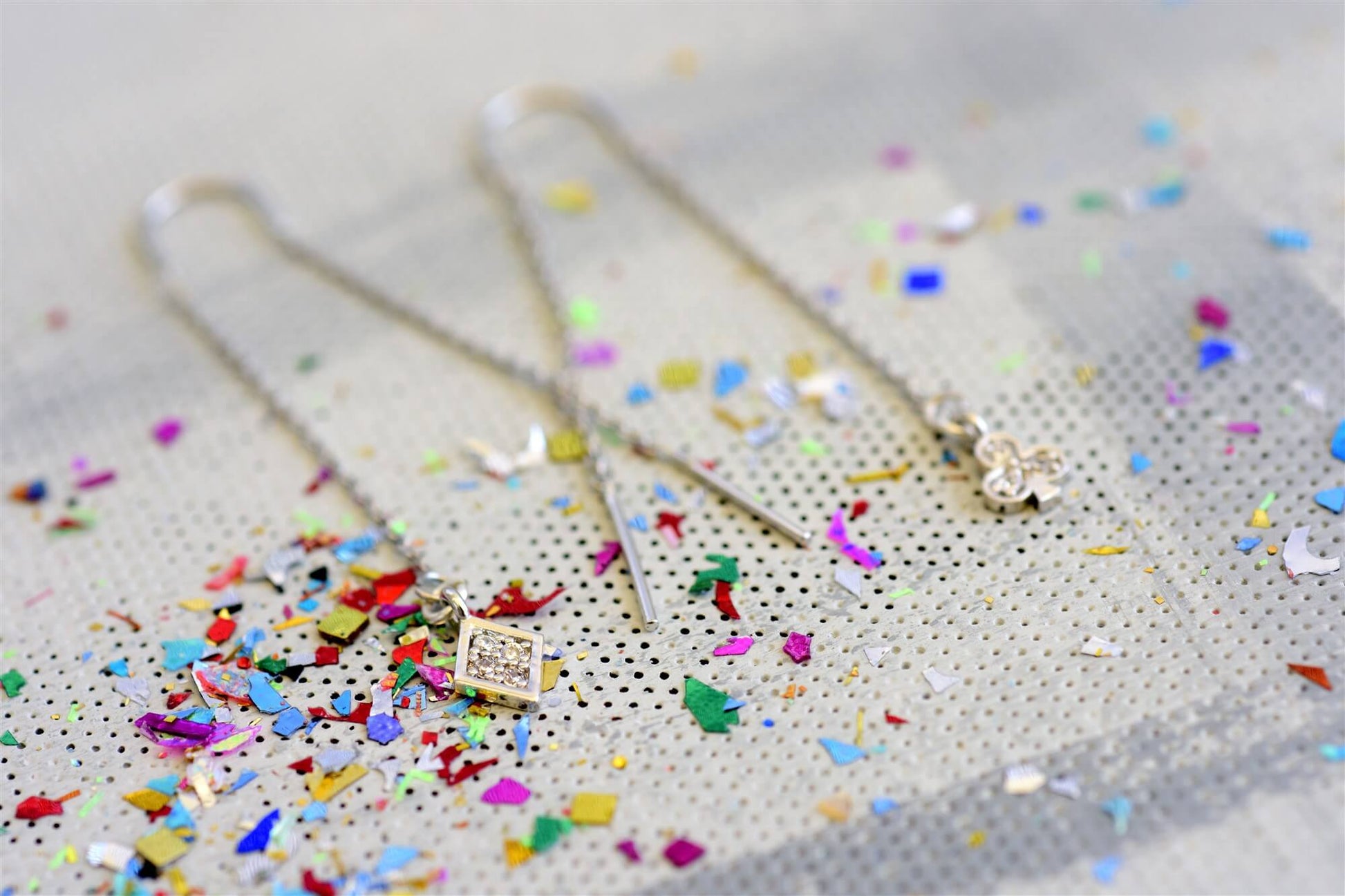עגילי שרשרת ליידי לאק Princess K Jewelry