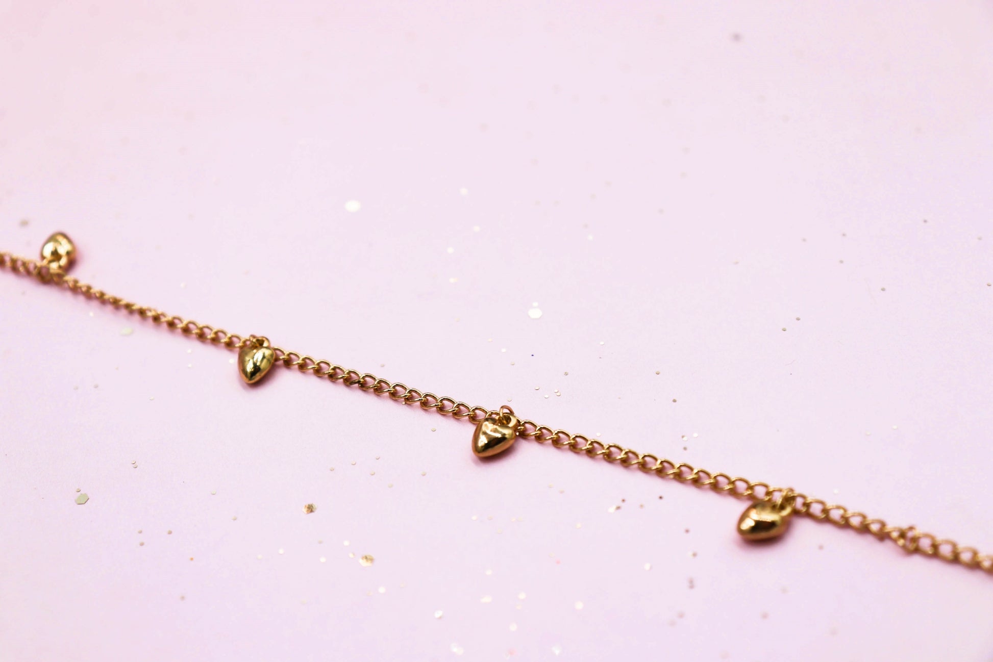 שרשרת צ'וקר לבבות זהב סנדי Princess K Jewelry