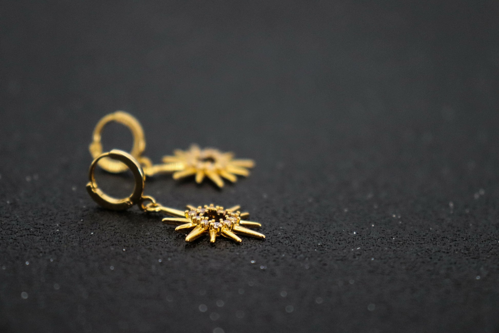 עגילי כוכב זהב סאן Princess K Jewelry