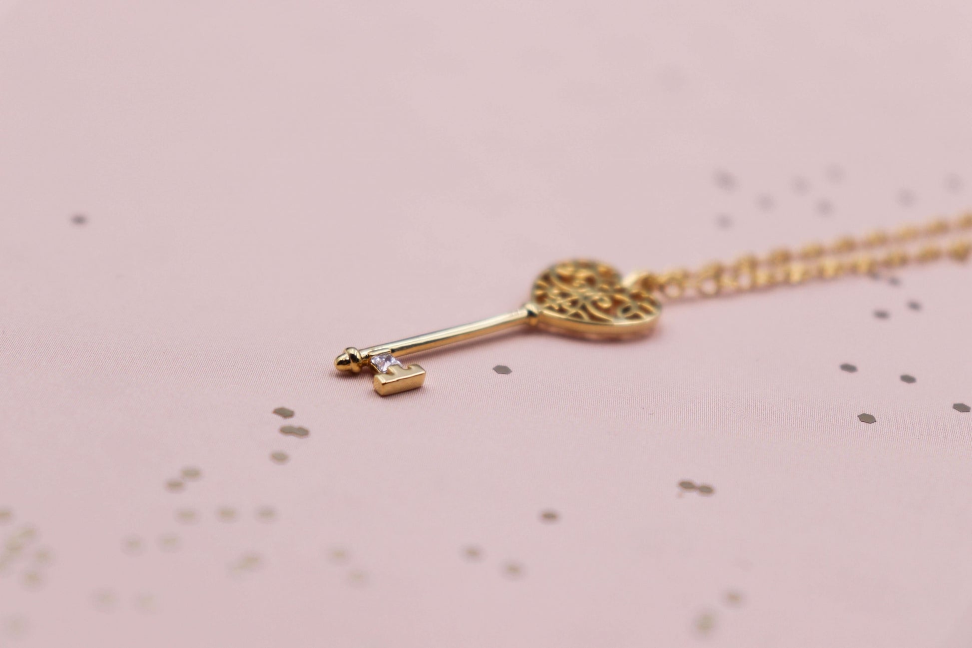שרשרת מפתח לב זהב קווין Princess K Jewelry