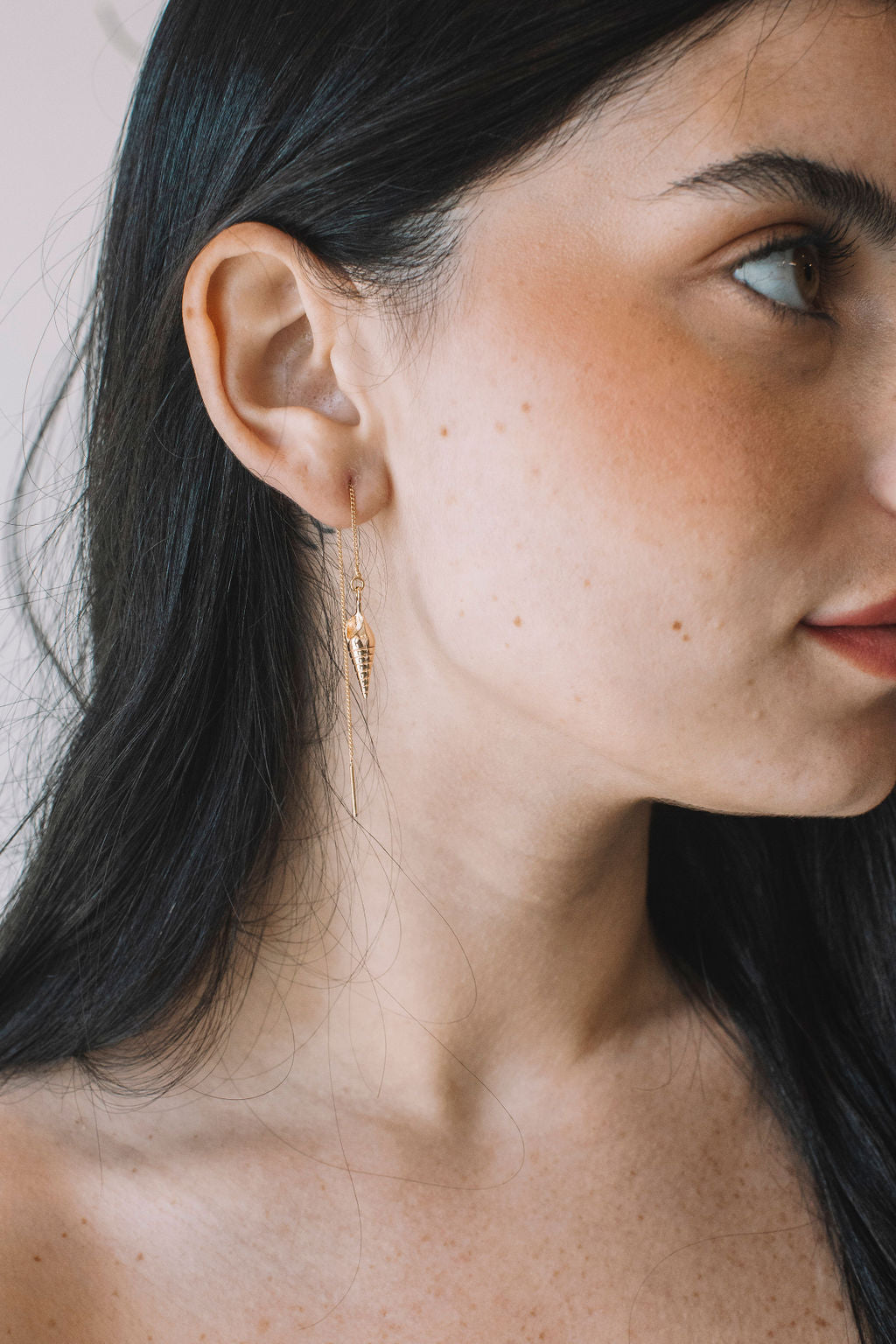 עגילי צדף זהב קורדליה Princess K Jewelry