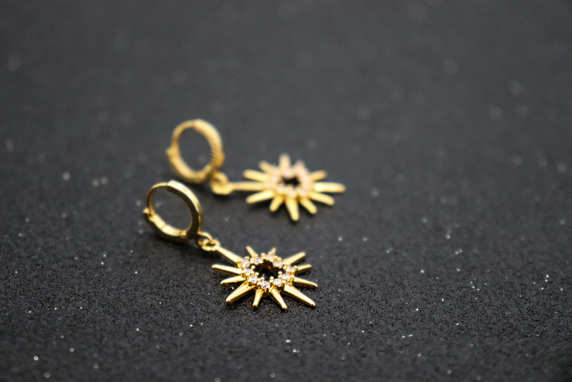 עגילי כוכב זהב סאן Princess K Jewelry