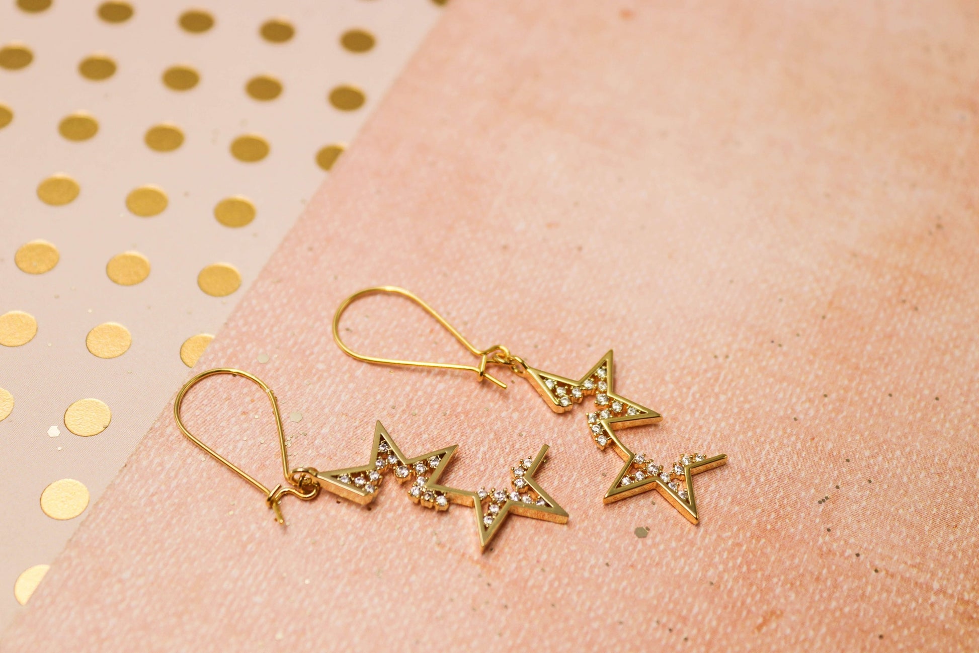 עגילי כוכב זהב וונדי Princess K Jewelry