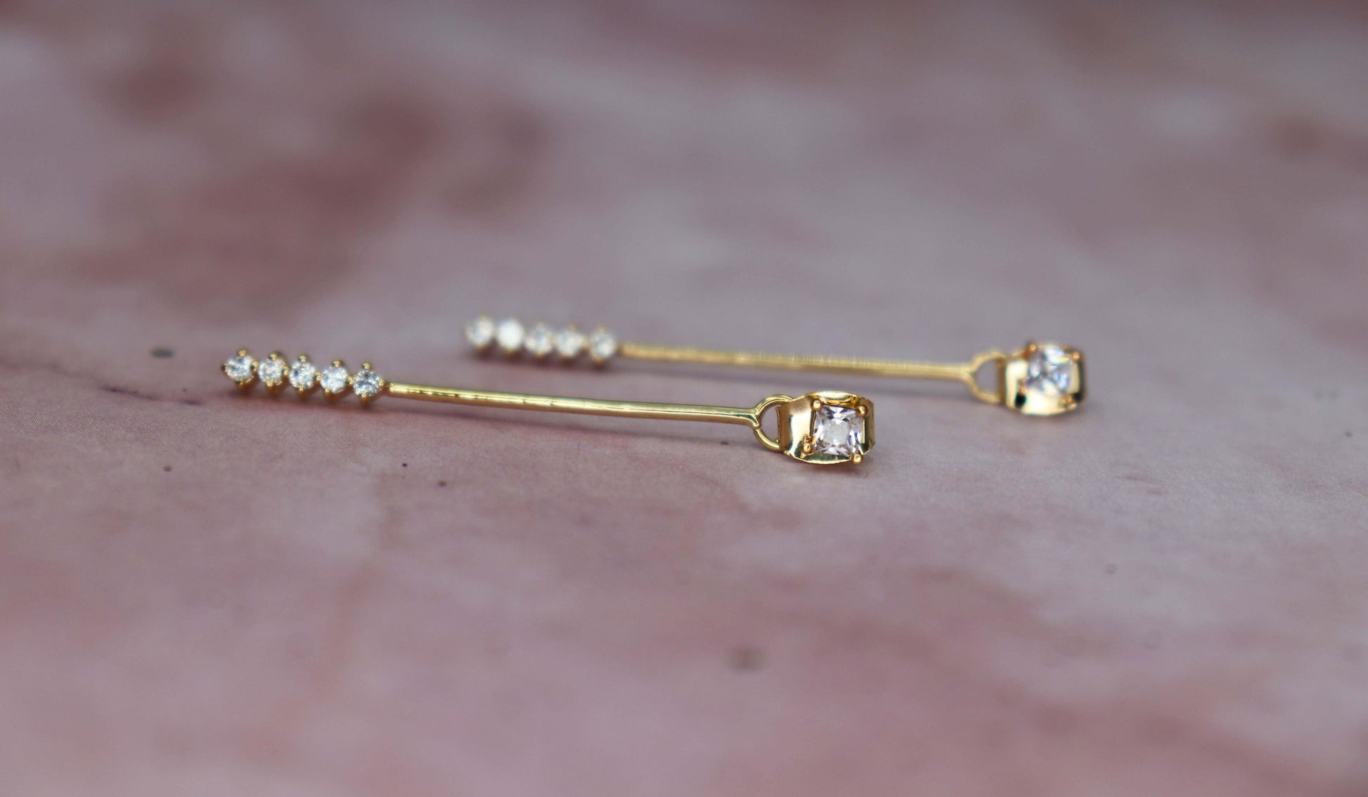 עגילי זהב וזירקונים דיימונד קארד Princess K Jewelry