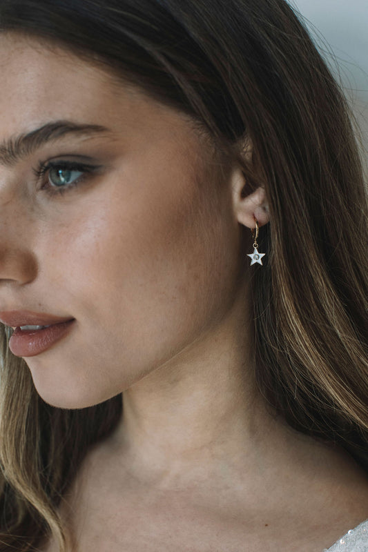 עגילי חישוק בשילוב תליון כוכב ווייט פארטי Princess K Jewelry