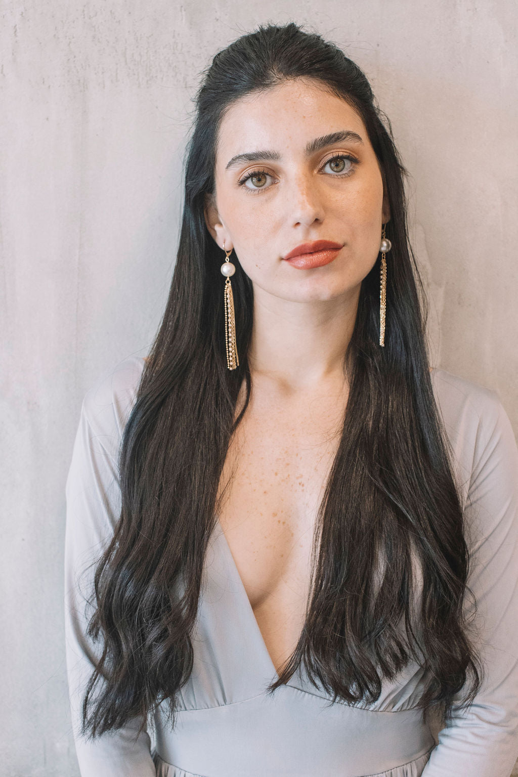 עגילי זהב ופנינה ארוכים פרל גירל Princess K Jewelry