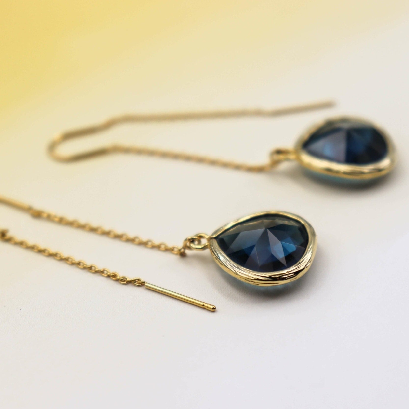 עגילי טיפה כחולים מג'יק סנסט Princess K Jewelry