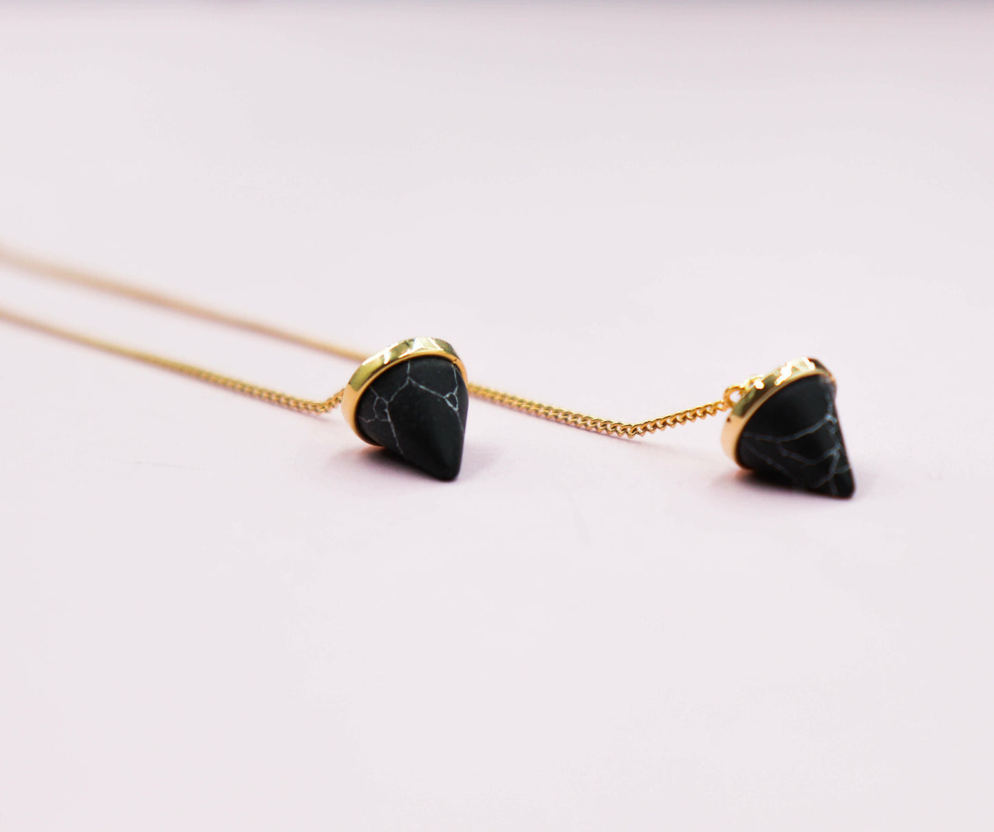 עגילי שרשרת שחור וזהב לטי Princess K Jewelry