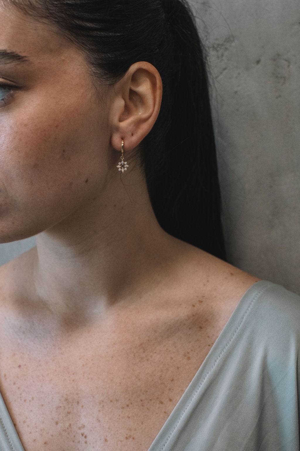 עגילי פרח זהב אינגריד